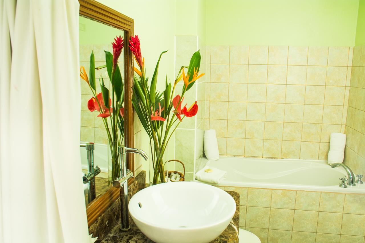 Heavenly Suites La Feuillet Dış mekan fotoğraf